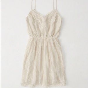 A&F CREAM EMBROIDERED MESH LACE DRESS